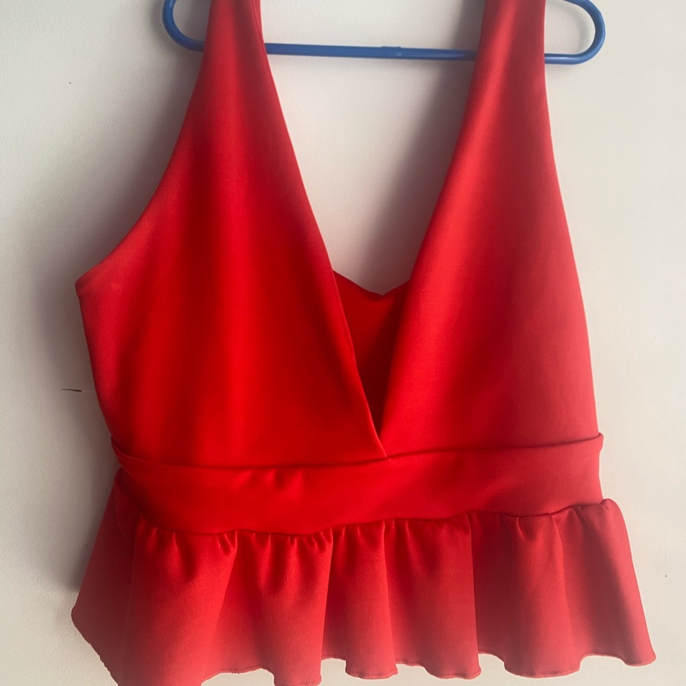 Low neck v crop ❤️❤️ by VESTIDOS